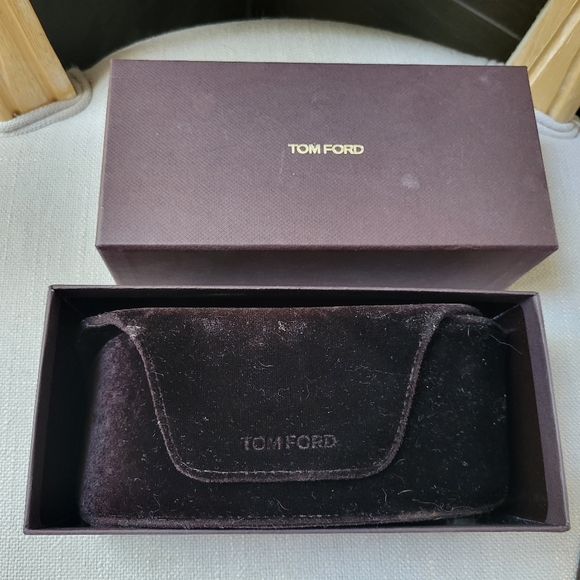 TOM FORD Camilla (unisex) sunglasses in tortoise and gold (2000s) collection - Picture 17 of 17